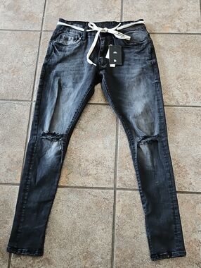 YoungLA Mens Jeans Size 30x30 And NWT